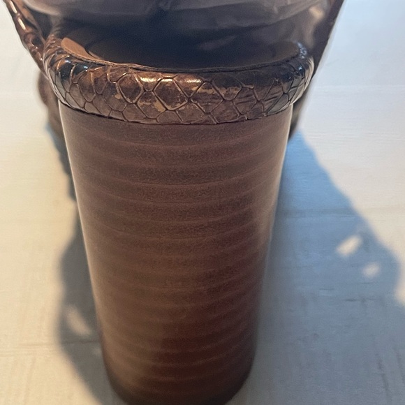 Vionic Brand New In Box-Sz-7.5 - Picture 6 of 14